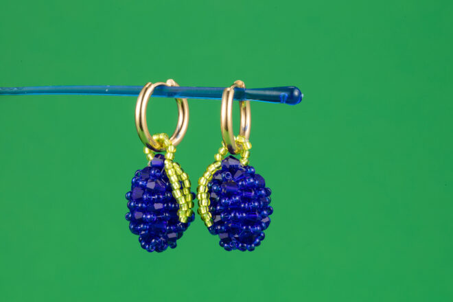 Ohrringe Berries dunkelblau maxi